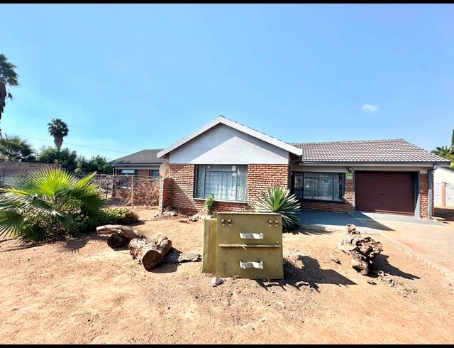 3 BEDROOM HOUSE FOR SALE IN IVY PARK